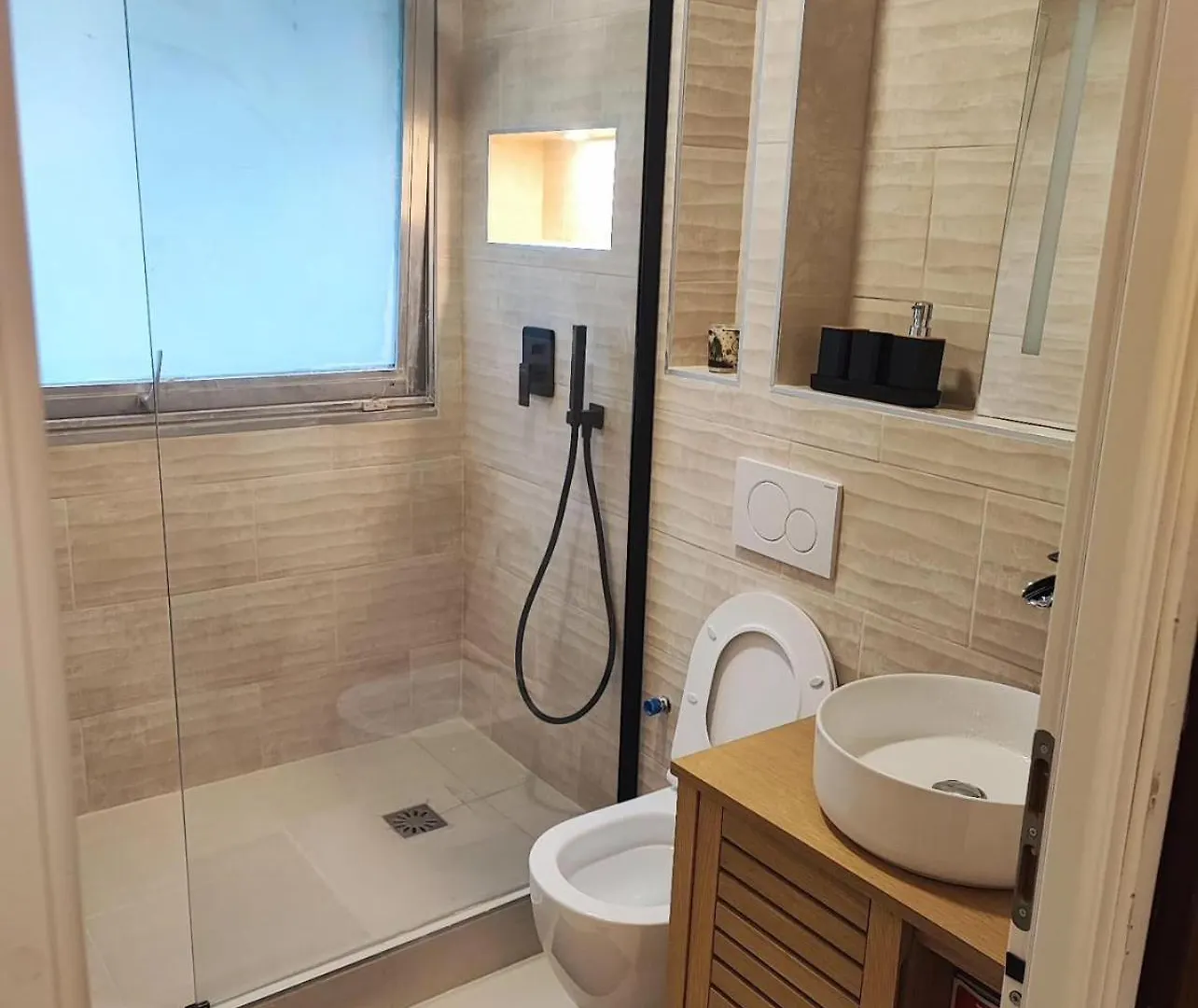 Moderne Champs-elysees Apartment *